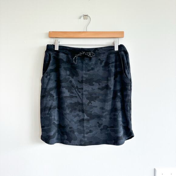 Sundry by Evereve Saturday Terry Cloth Skirt Black Camo L NWT - Picture 1 of 8